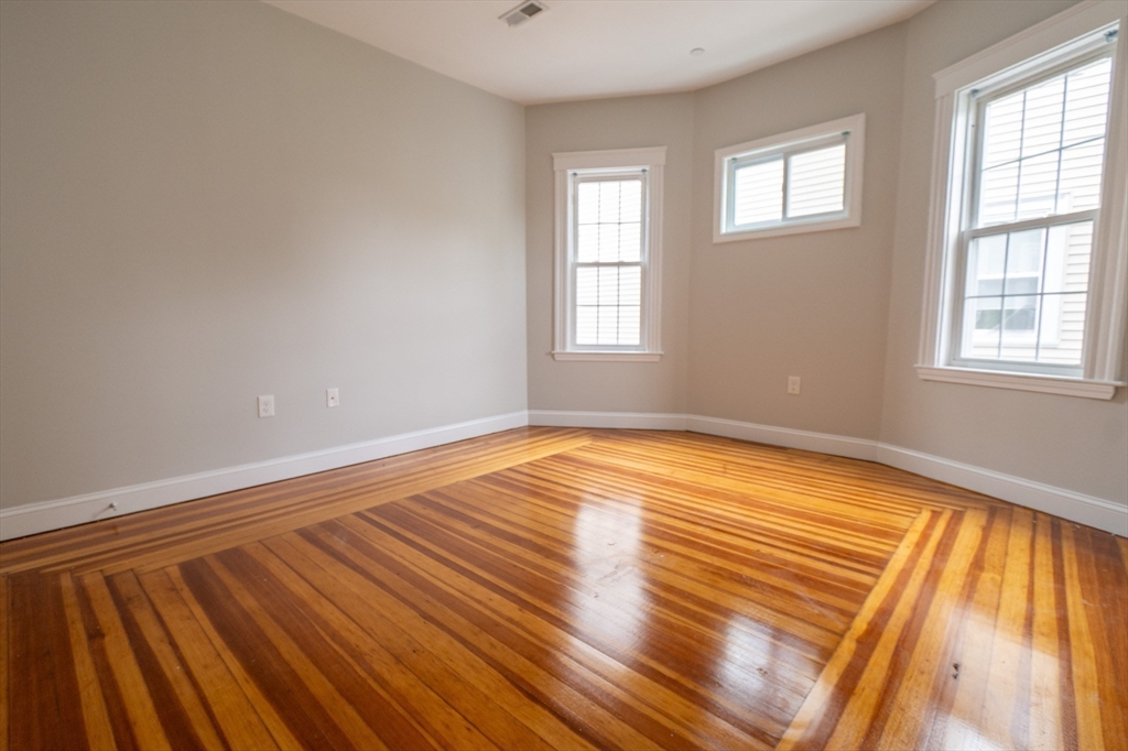 3 bed, 1 bath apartment for rent at 110 Fuller St Unit 2, Dorchester — photo 17 of 24