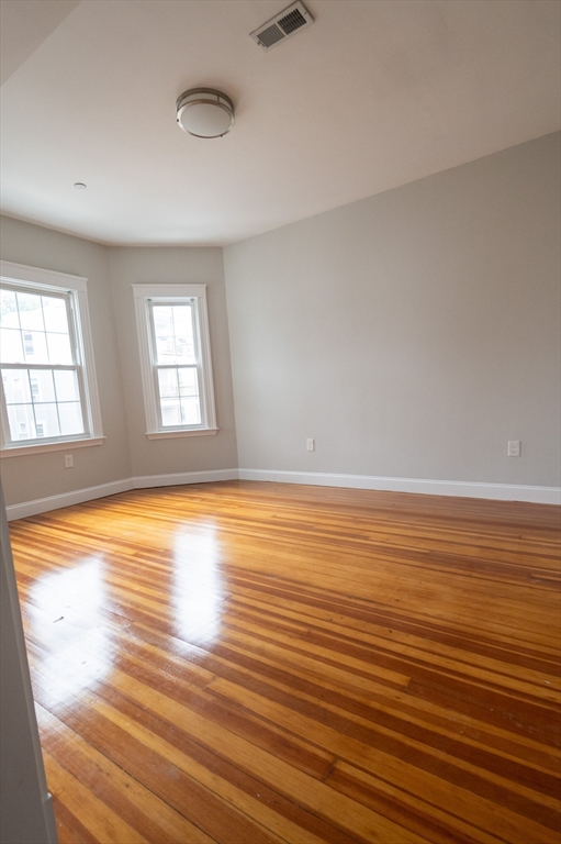 3 bed, 1 bath apartment for rent at 110 Fuller St Unit 2, Dorchester — photo 6 of 24
