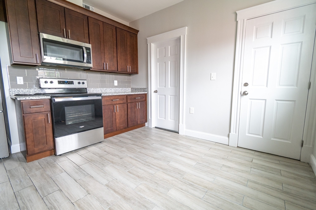 3 bed, 1 bath apartment for rent at 110 Fuller St Unit 2, Dorchester — photo 3 of 24