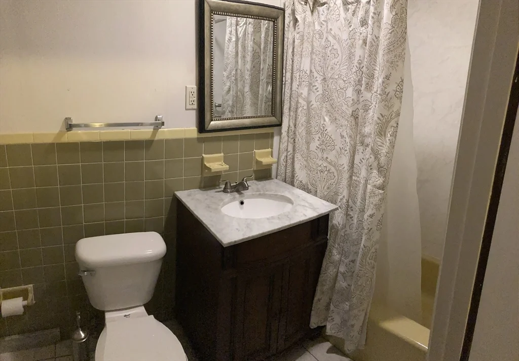 1 bed, 1 bath apartment for rent at 110 Grovers Ave Unit 2F, Winthrop — photo 6 of 12