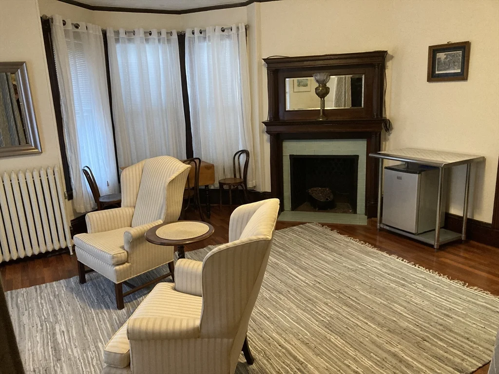 1 bed, 1 bath apartment for rent at 110 Grovers Ave Unit 2F, Winthrop — photo 2 of 12
