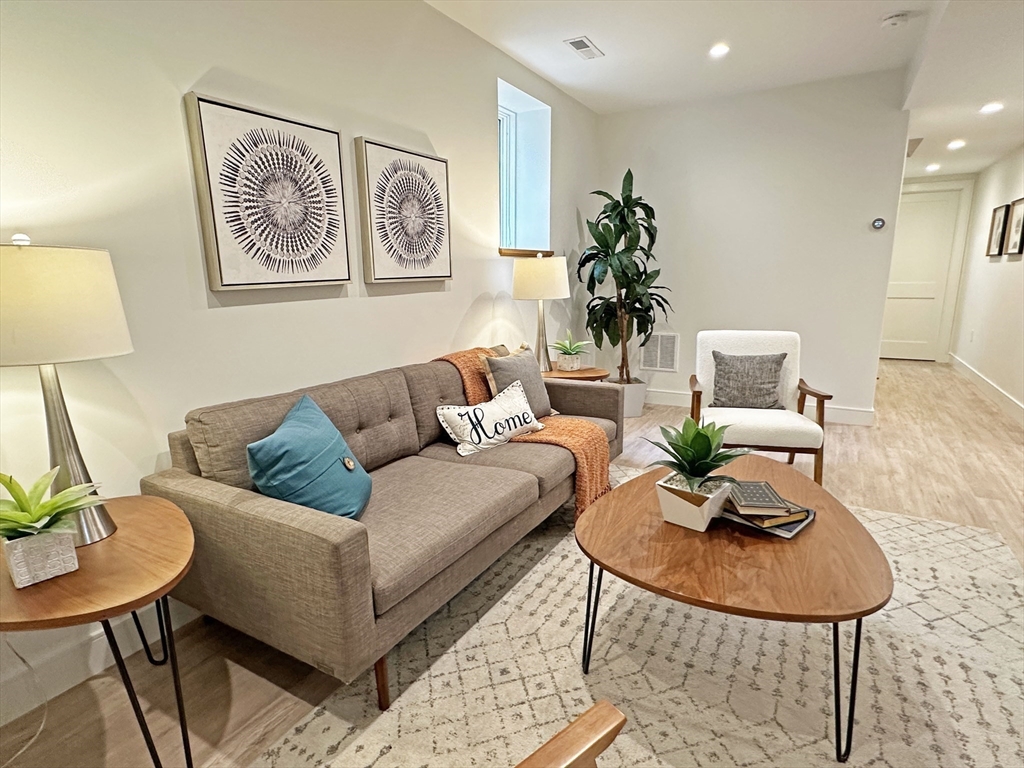 5 bed, 4+ bath apartment for rent at 110 Harvard St Unit 1, Newtonville — photo 31 of 33