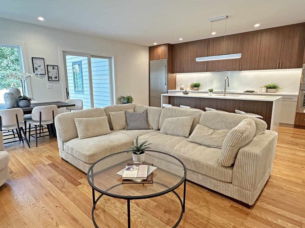 5 bed, 4+ bath apartment for rent at 110 Harvard St Unit 1, Newtonville — photo 3 of 33