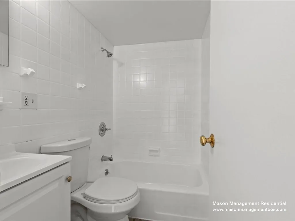 1 bed, 1 bath apartment for rent at 110 Lanark Rd Unit 10, Brighton — photo 13 of 17