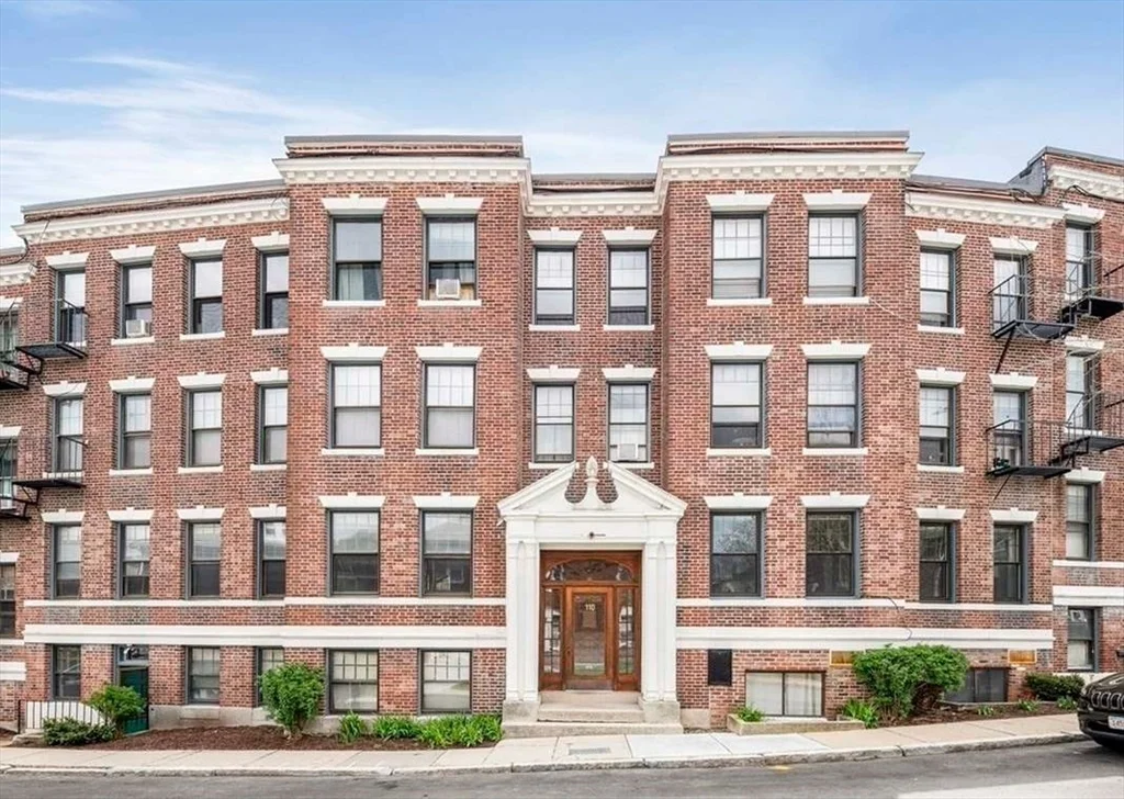 1 bed, 1 bath apartment for rent at 110 Lanark Rd Unit 8, Brighton