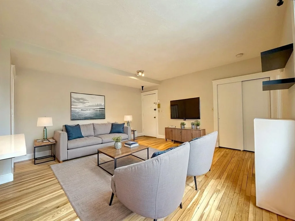 1 bed, 1 bath apartment for rent at 110 Lanark Rd Unit 8, Brighton — photo 4 of 20