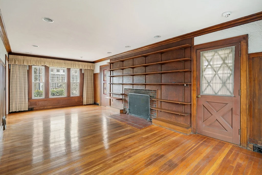 4 bed, 2 bath apartment for rent at 110 Leonard St, Belmont — photo 10 of 29