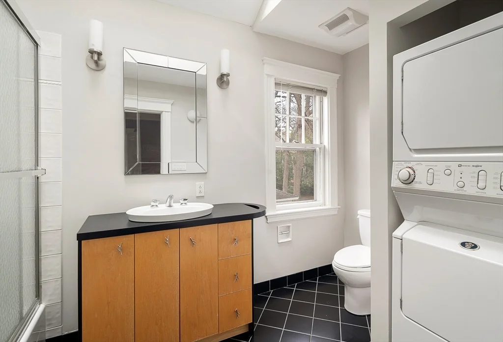 4 bed, 2 bath apartment for rent at 110 Leonard St, Belmont — photo 18 of 29