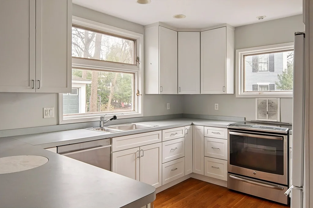 4 bed, 2 bath apartment for rent at 110 Leonard St, Belmont — photo 7 of 29