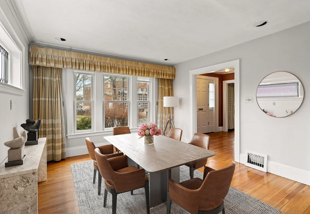 4 bed, 2 bath apartment for rent at 110 Leonard St, Belmont — photo 2 of 29