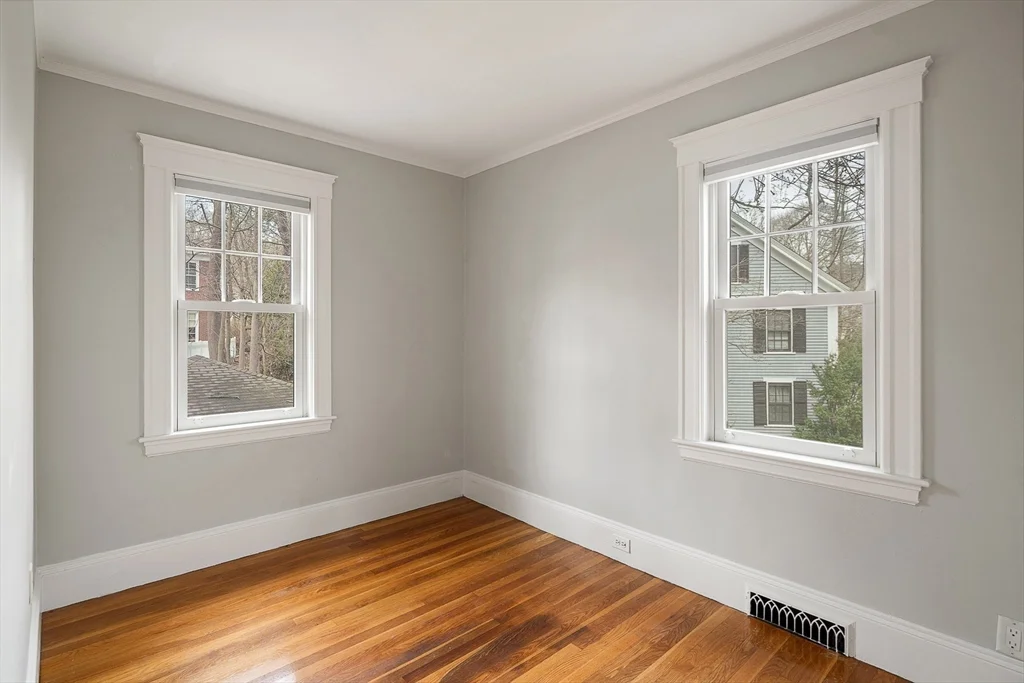 4 bed, 2 bath apartment for rent at 110 Leonard St, Belmont — photo 13 of 29
