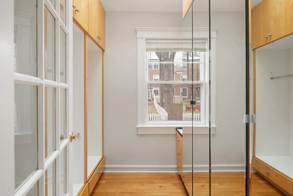 4 bed, 2 bath apartment for rent at 110 Leonard St, Belmont — photo 19 of 29
