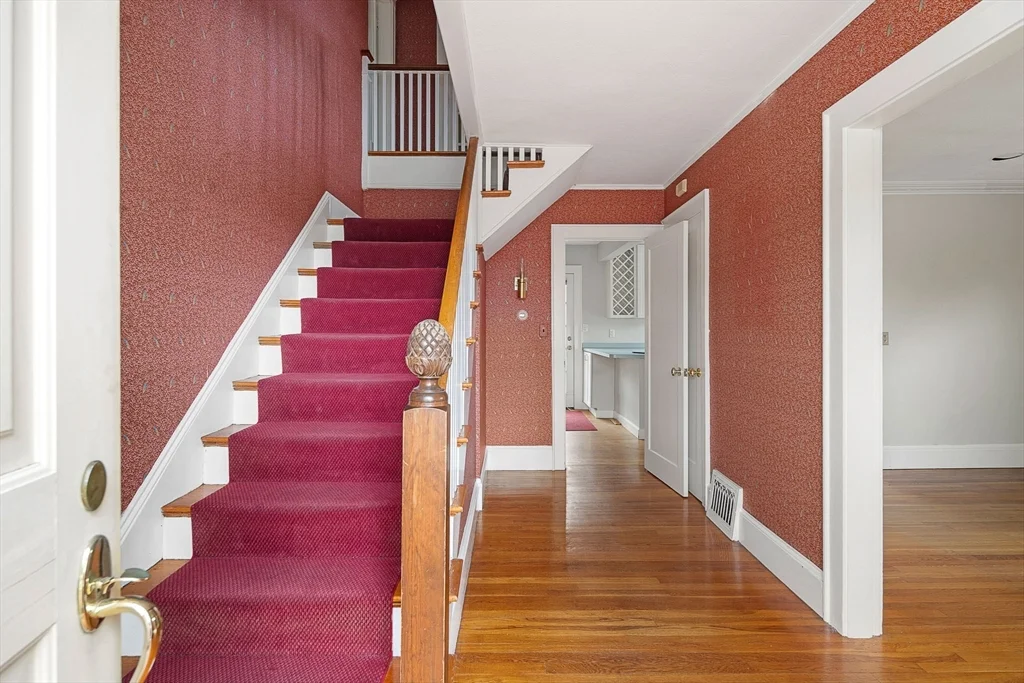 4 bed, 2 bath apartment for rent at 110 Leonard St, Belmont — photo 25 of 29