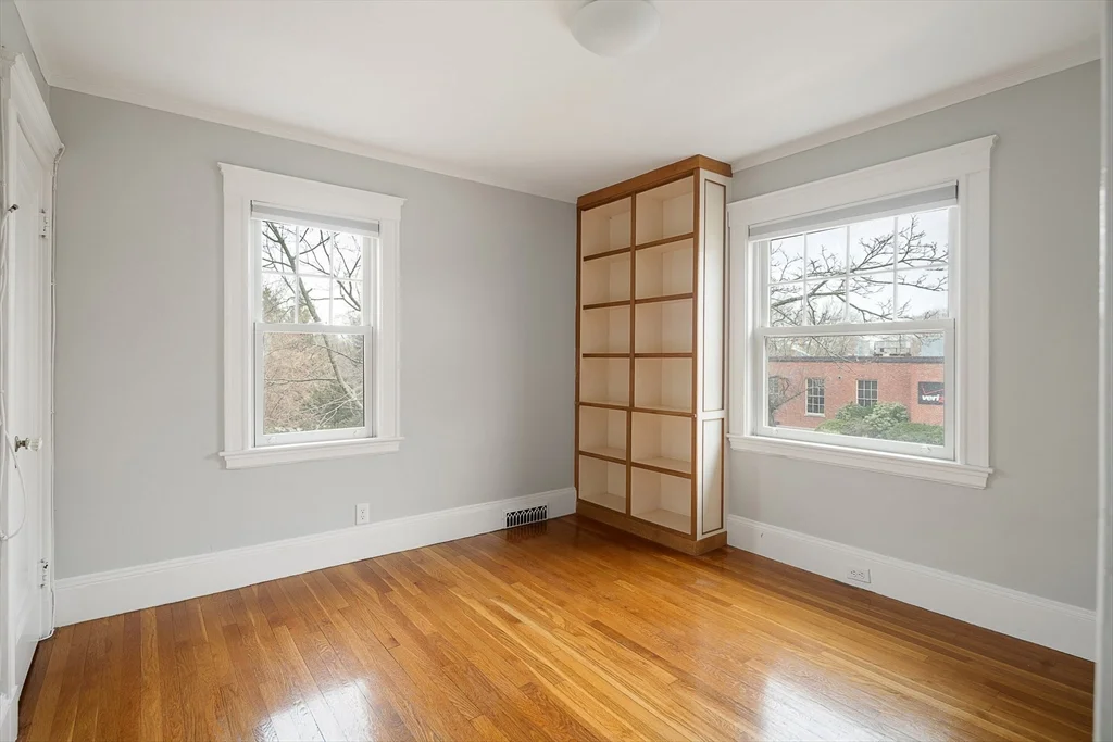 4 bed, 2 bath apartment for rent at 110 Leonard St, Belmont — photo 21 of 29