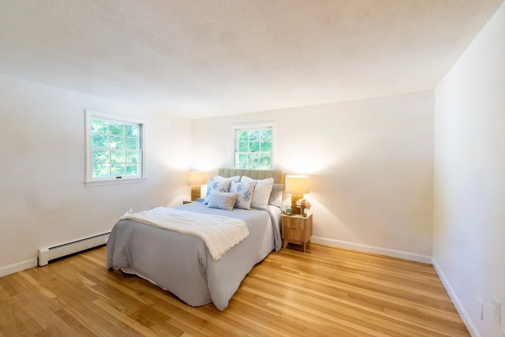 4 bed, 1 bath apartment for rent at 110 Low St, Newburyport — photo 14 of 23