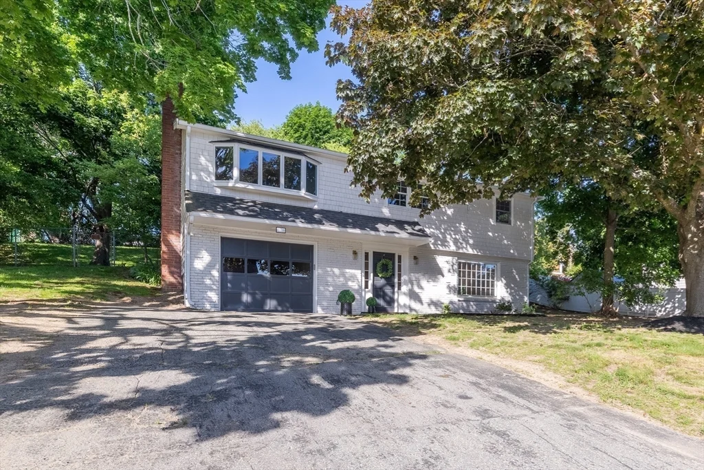 4 bed, 1 bath apartment for rent at 110 Low St, Newburyport