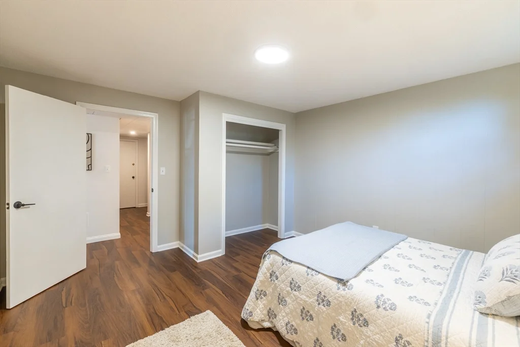 4 bed, 1 bath apartment for rent at 110 Low St, Newburyport — photo 21 of 23