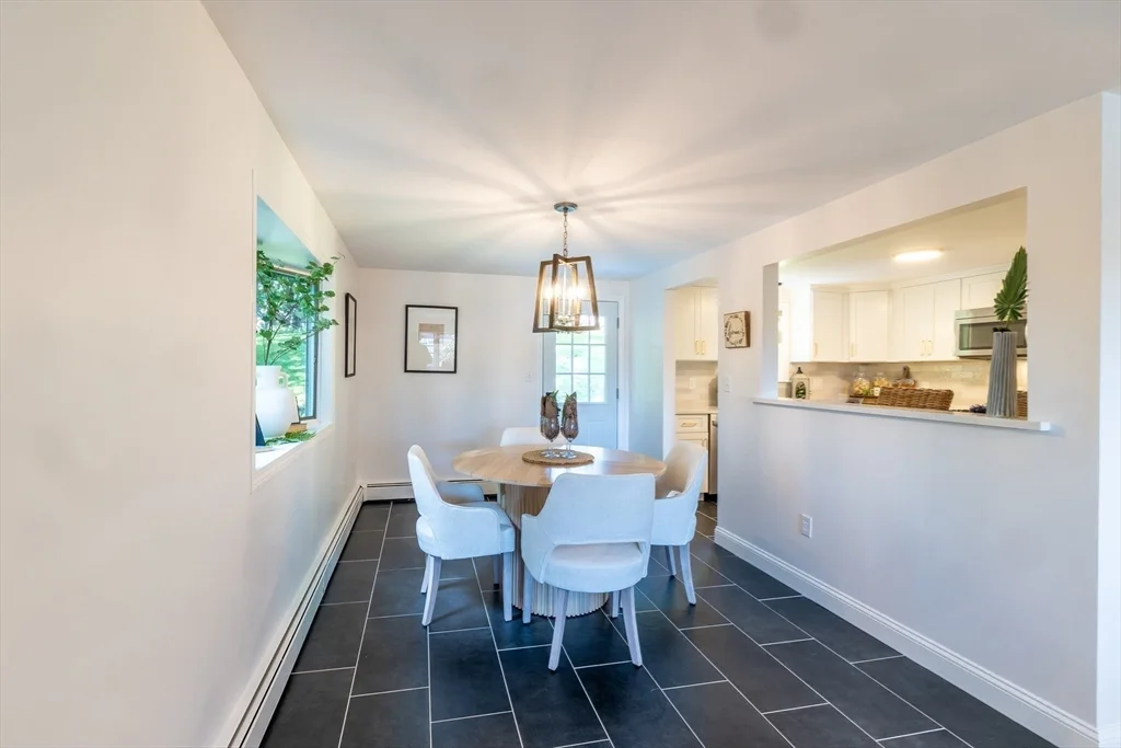 4 bed, 1 bath apartment for rent at 110 Low St, Newburyport — photo 7 of 23