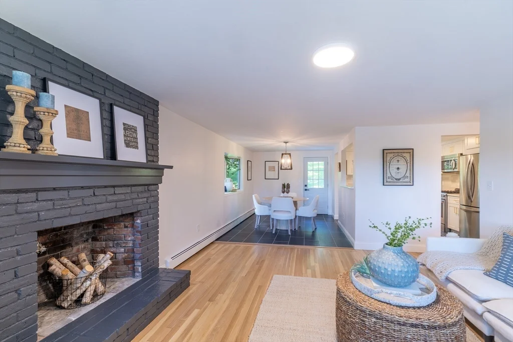 4 bed, 1 bath apartment for rent at 110 Low St, Newburyport — photo 8 of 23