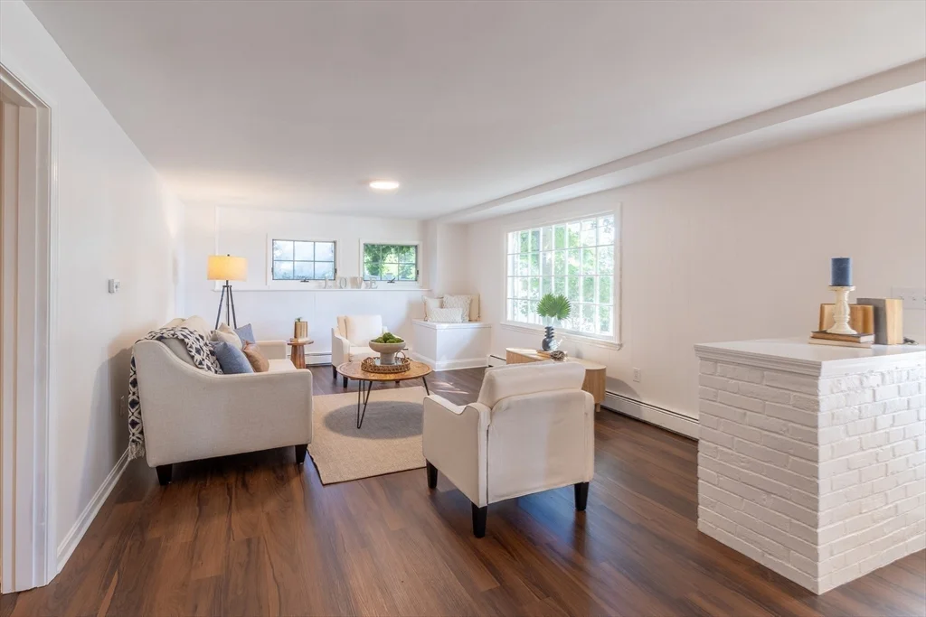 4 bed, 1 bath apartment for rent at 110 Low St, Newburyport — photo 16 of 23