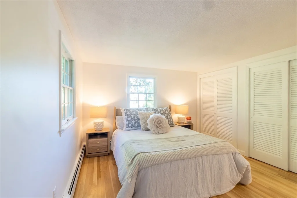 4 bed, 1 bath apartment for rent at 110 Low St, Newburyport — photo 13 of 23