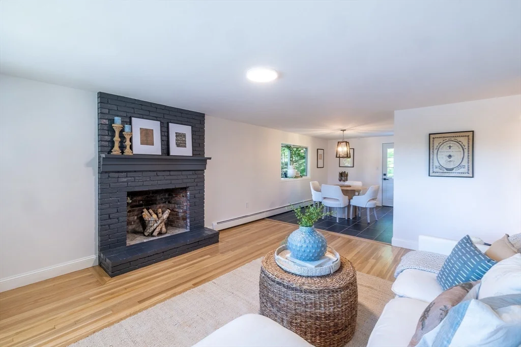 4 bed, 1 bath apartment for rent at 110 Low St, Newburyport — photo 9 of 23