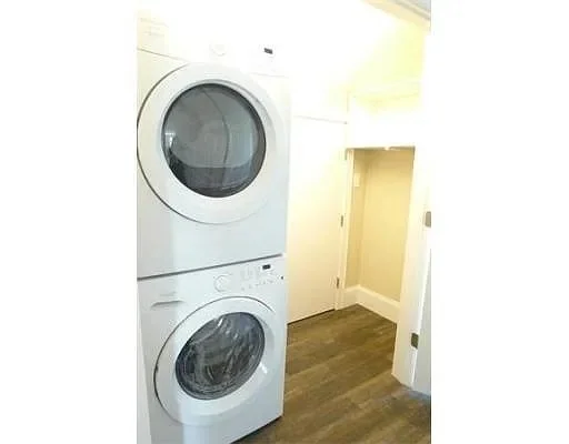 2 bed, 1 bath apartment for rent at 110 Madison Ave Unit 3, Newtonville — photo 9 of 9