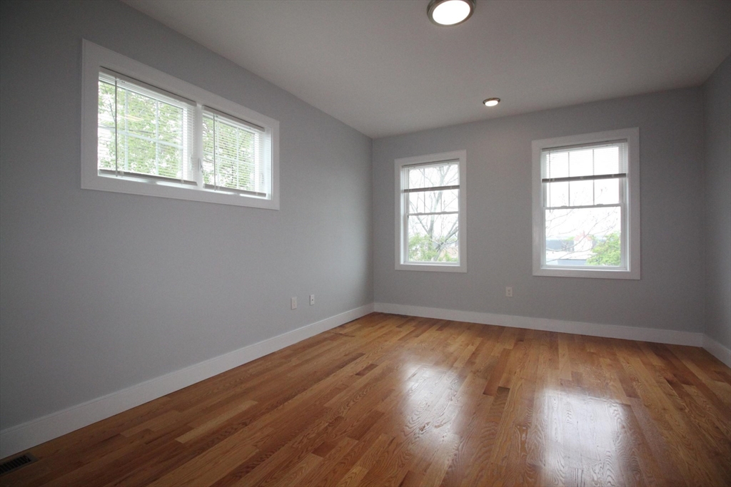 3 bed, 2 bath apartment for rent at 110 Main St Unit 110, Everett — photo 22 of 29