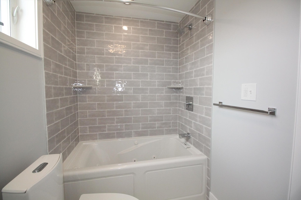 3 bed, 2 bath apartment for rent at 110 Main St Unit 110, Everett — photo 11 of 29