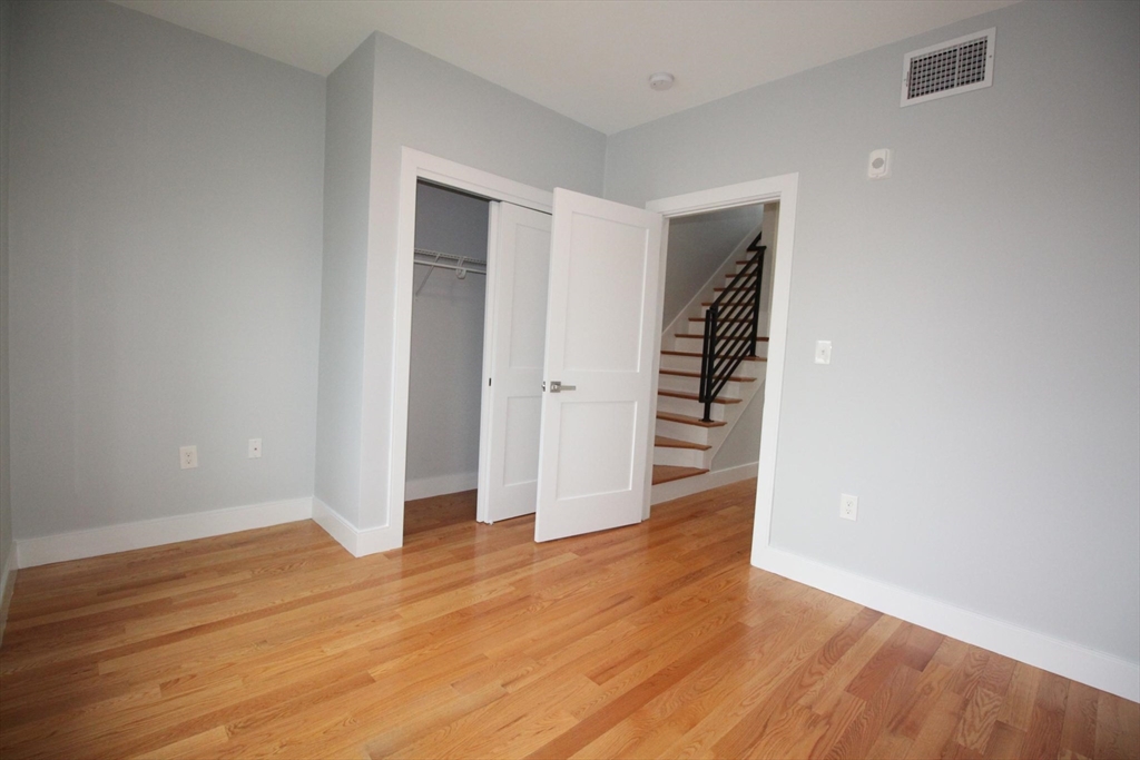 3 bed, 2 bath apartment for rent at 110 Main St Unit 110, Everett — photo 15 of 29