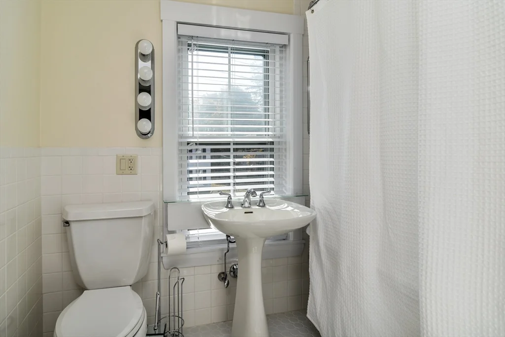 4 bed, 2 bath apartment for rent at 110 Main St Unit 2, Hopkinton — photo 11 of 26
