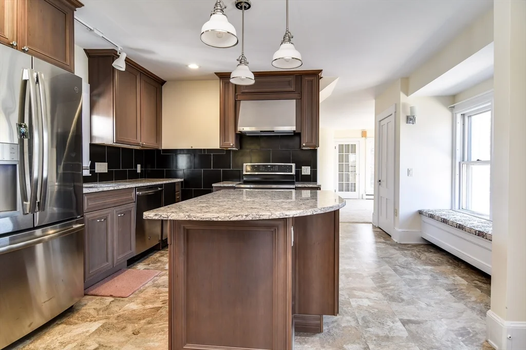 4 bed, 2 bath apartment for rent at 110 Main St Unit 2, Hopkinton — photo 3 of 26