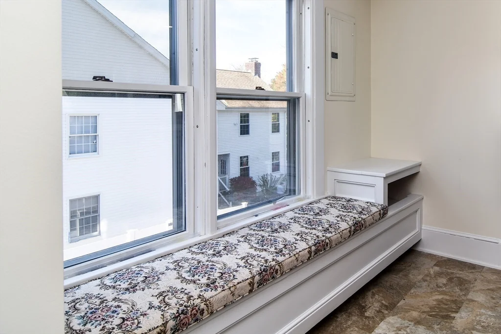 4 bed, 2 bath apartment for rent at 110 Main St Unit 2, Hopkinton — photo 5 of 26