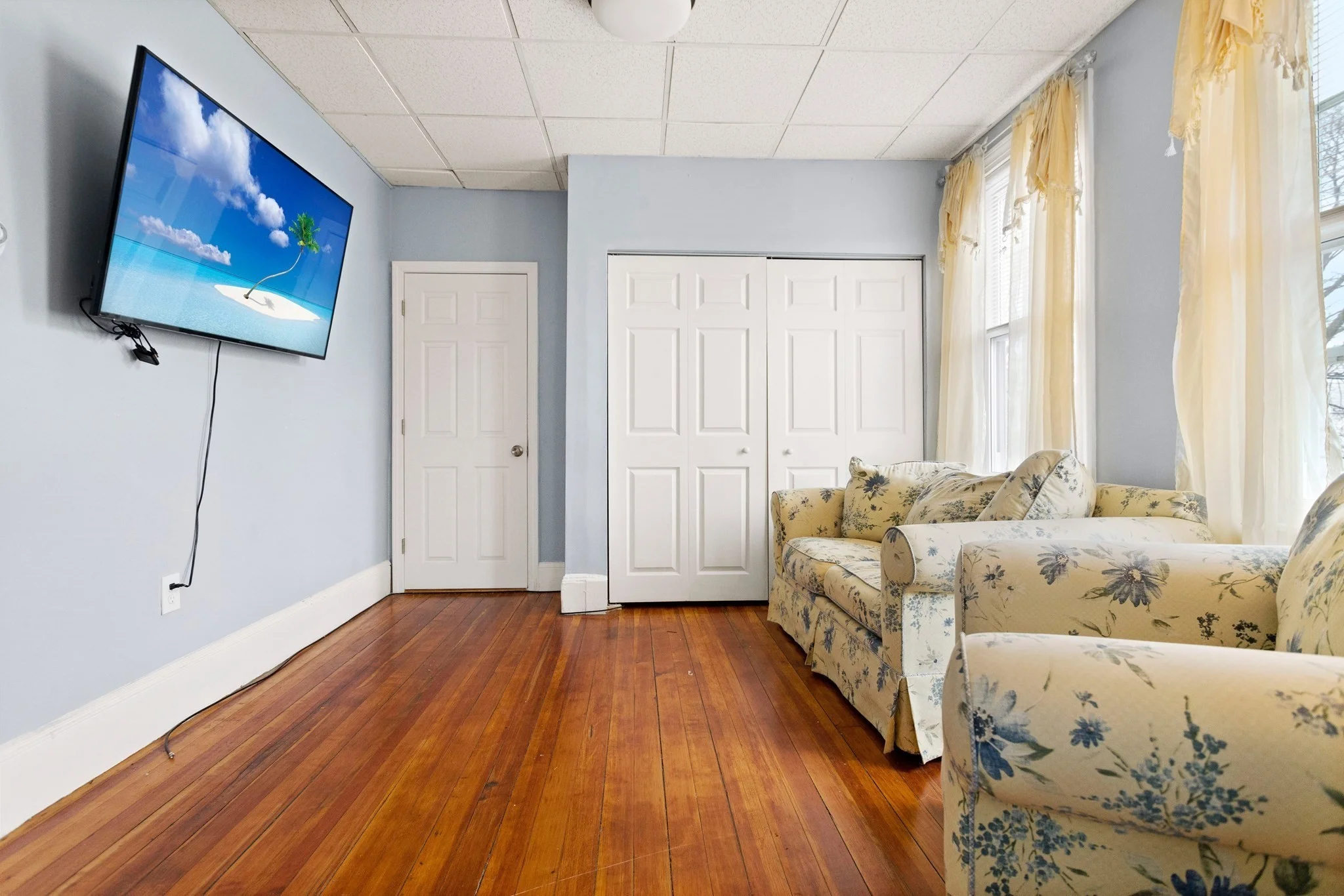 2 bed, 1 bath apartment for rent at 110 Malden St Unit 2F, Everett — photo 3 of 9