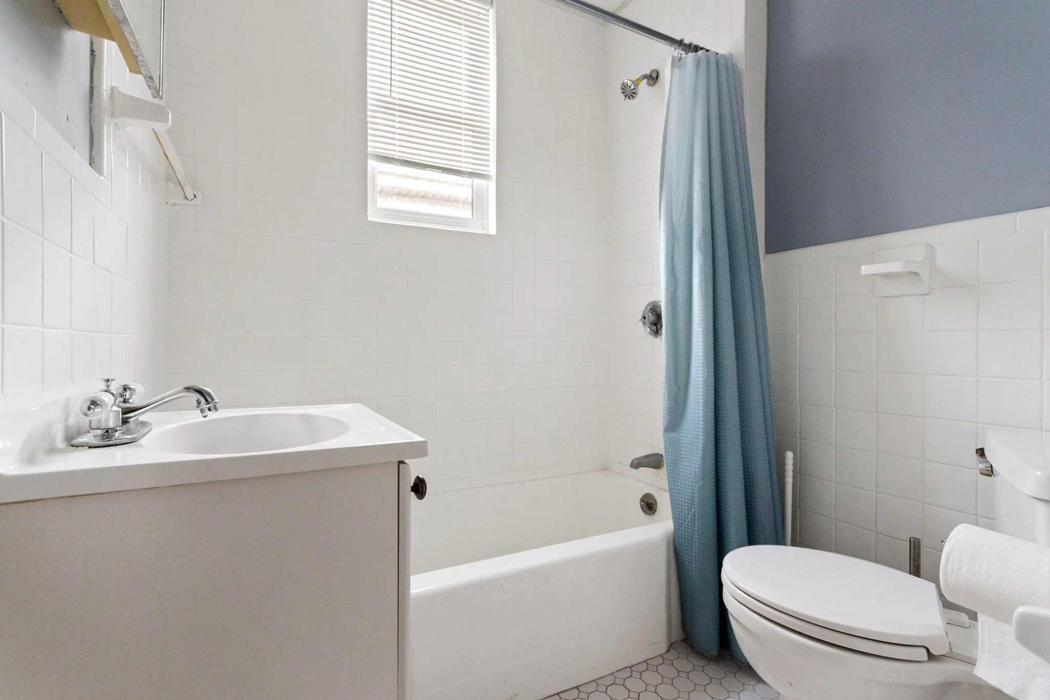 2 bed, 1 bath apartment for rent at 110 Malden St Unit 2F, Everett — photo 8 of 9
