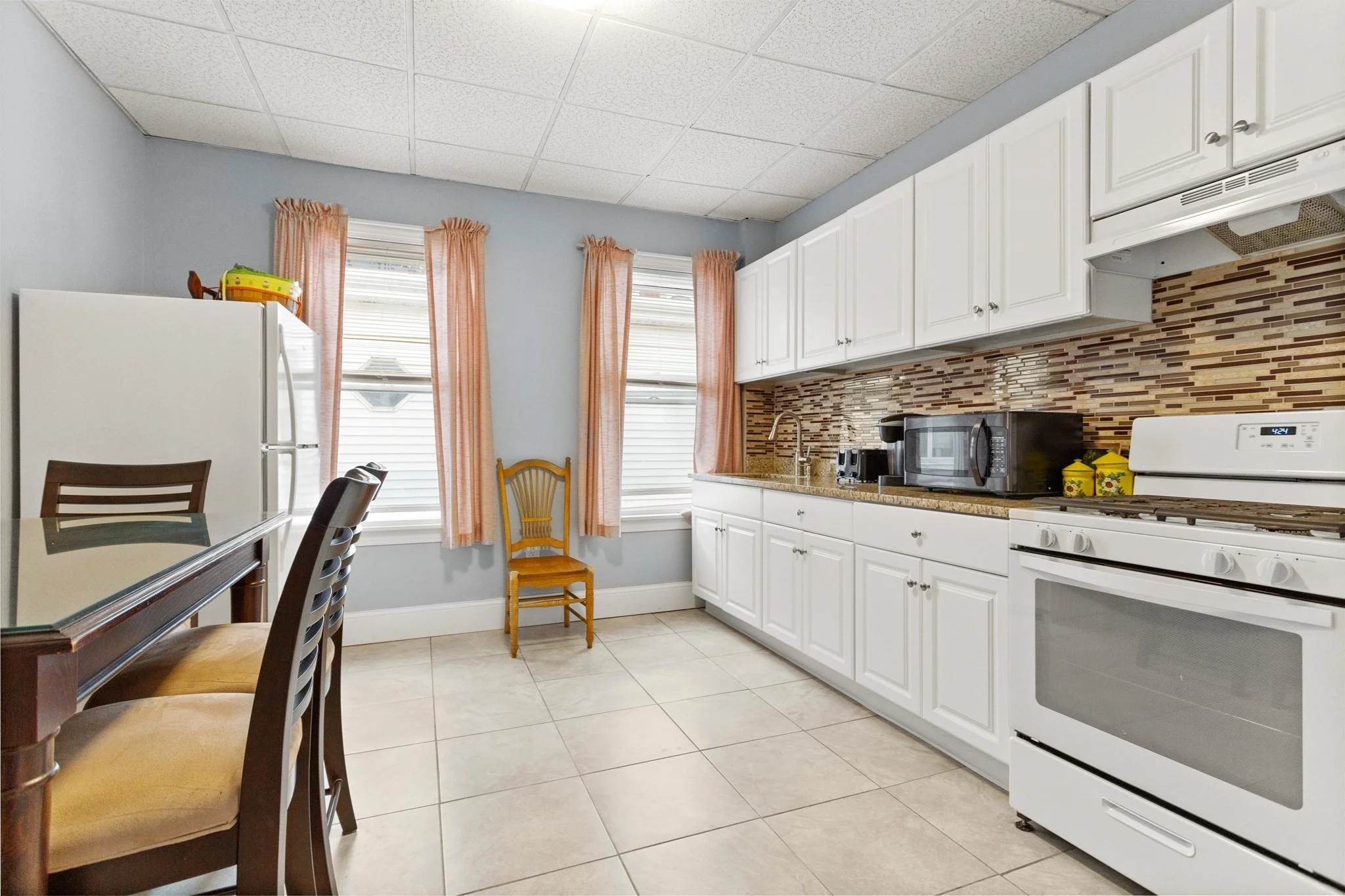 2 bed, 1 bath apartment for rent at 110 Malden St Unit 2F, Everett — photo 4 of 9