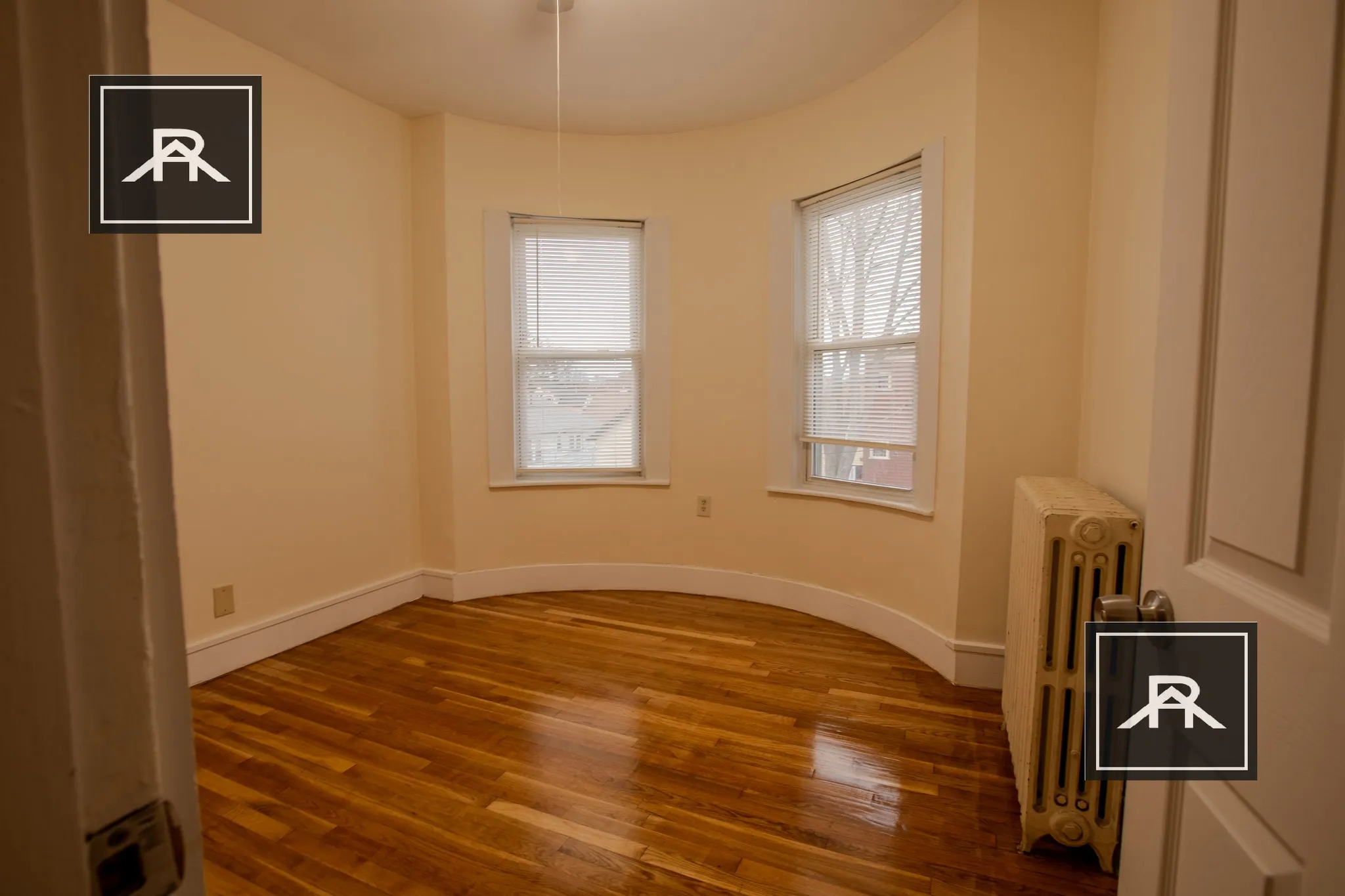 4 bed, 1 bath apartment for rent at 110 Murdock St Unit 3, Oak Square — photo 8 of 30