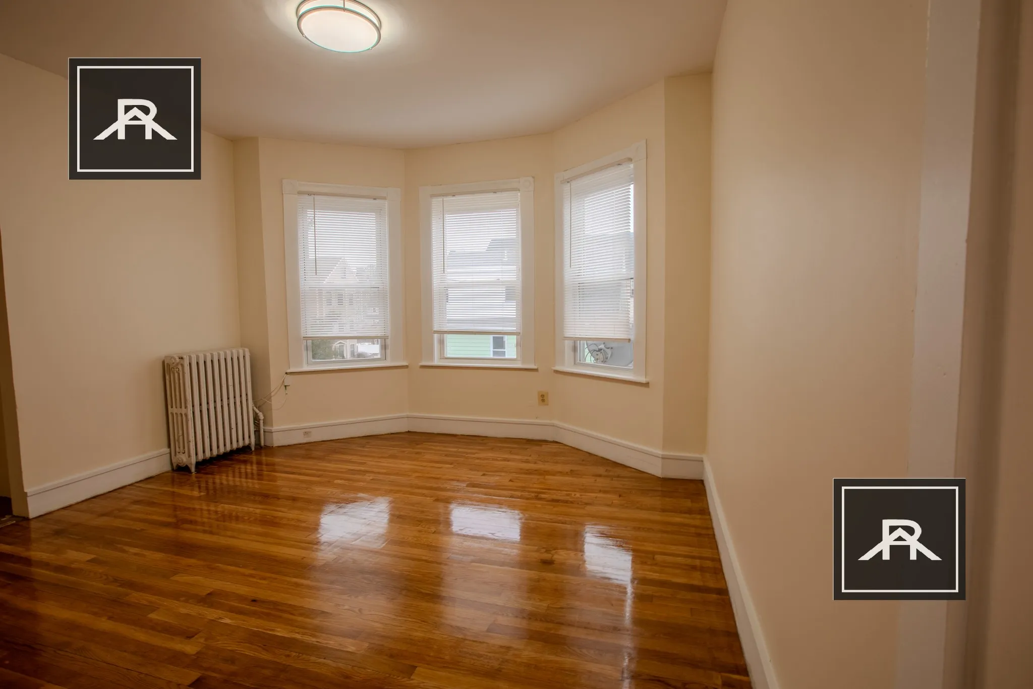 4 bed, 1 bath apartment for rent at 110 Murdock St Unit 3, Oak Square — photo 3 of 30