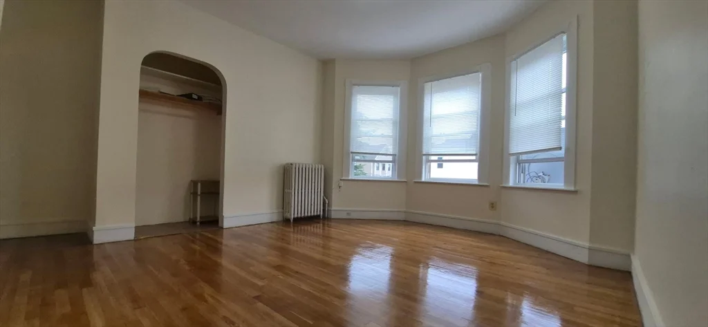 4 bed, 1 bath apartment for rent at 110 Murdock Unit 3, Brighton — photo 9 of 14