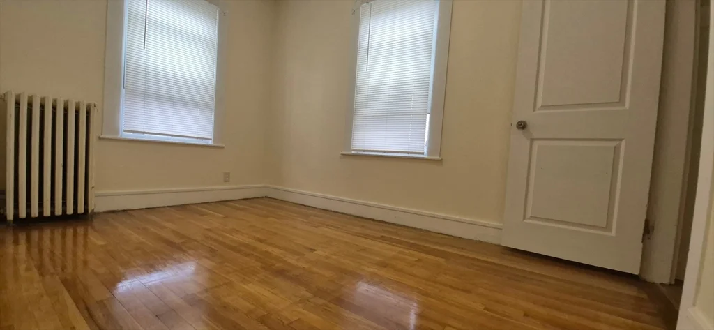 4 bed, 1 bath apartment for rent at 110 Murdock Unit 3, Brighton — photo 4 of 14