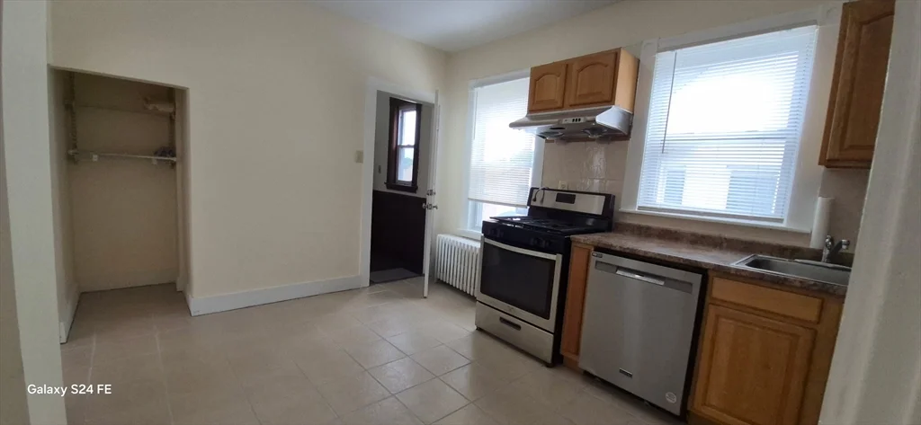 4 bed, 1 bath apartment for rent at 110 Murdock Unit 3, Brighton — photo 10 of 14