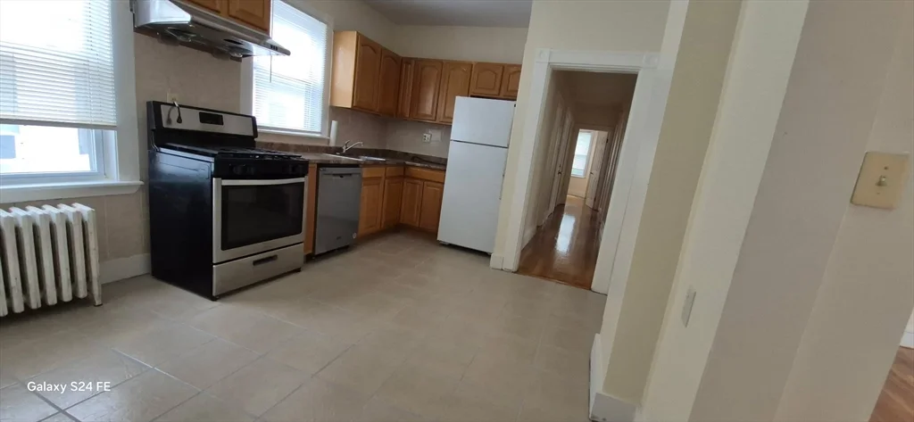 4 bed, 1 bath apartment for rent at 110 Murdock Unit 3, Brighton — photo 11 of 14