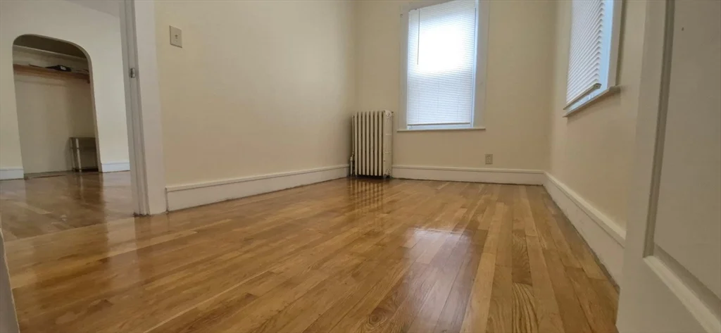 4 bed, 1 bath apartment for rent at 110 Murdock Unit 3, Brighton — photo 3 of 14