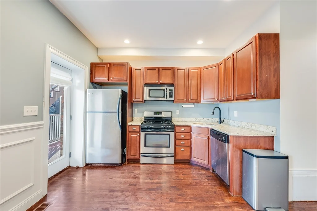 2 bed, 1 bath apartment for rent at 110 N St Unit 1, South Boston — photo 2 of 8