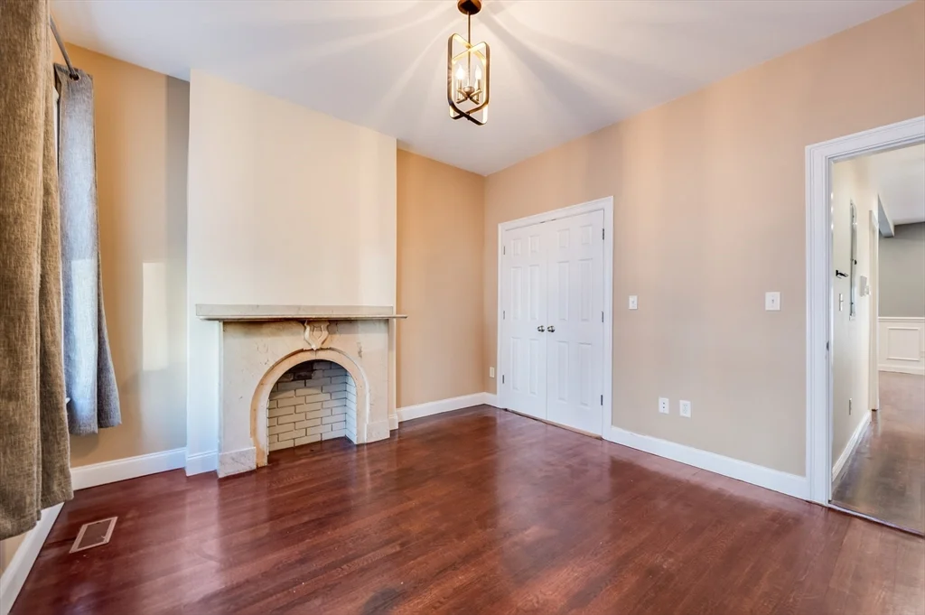 2 bed, 1 bath apartment for rent at 110 N St Unit 1, South Boston — photo 3 of 8