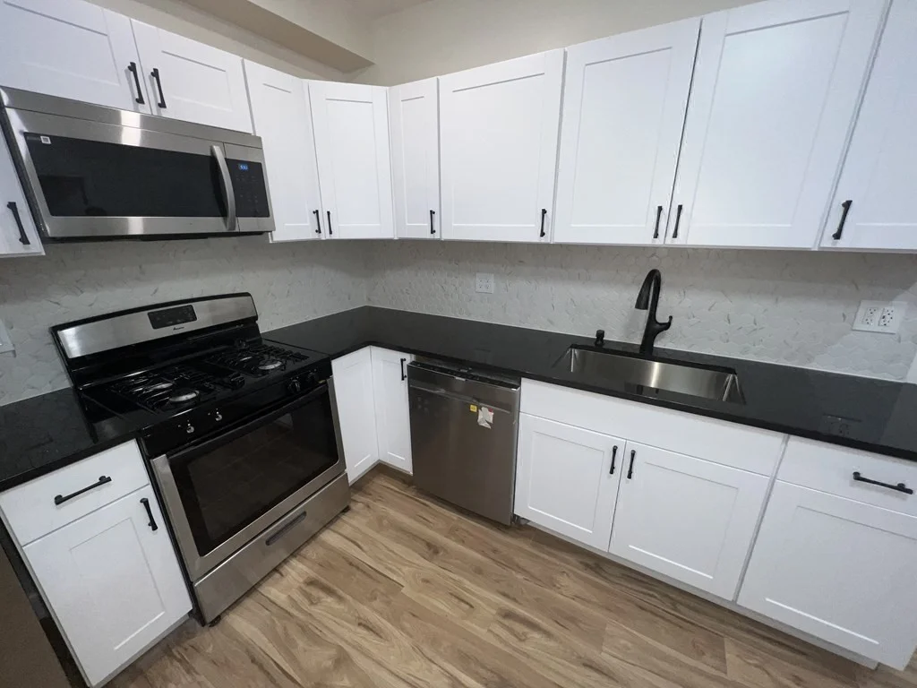 3 bed, 1 bath apartment for rent at 110 Old Harbor St Unit 1, South Boston — photo 2 of 23