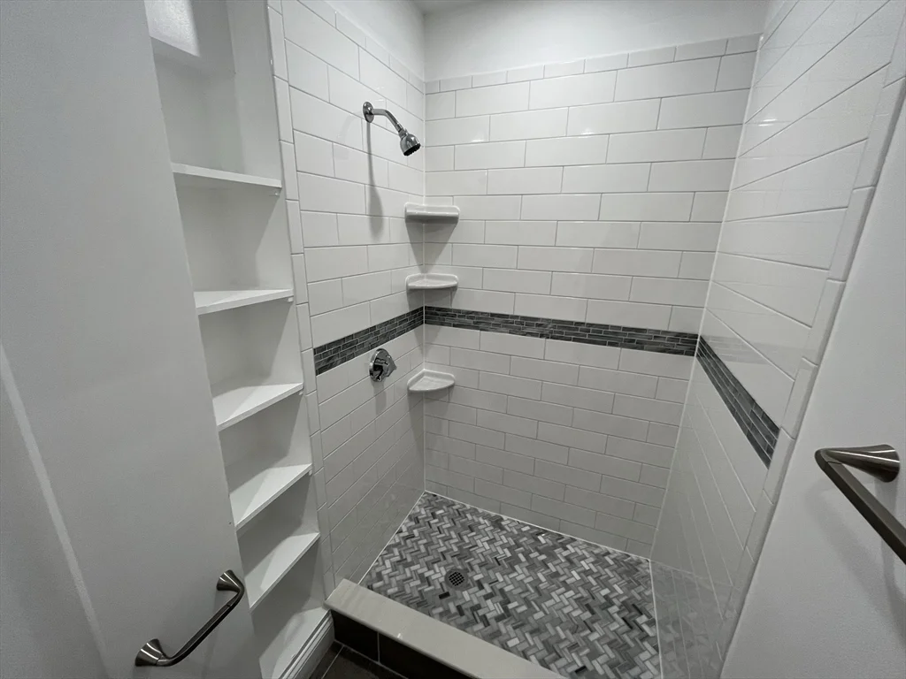 3 bed, 1 bath apartment for rent at 110 Old Harbor St Unit 2, South Boston — photo 9 of 28