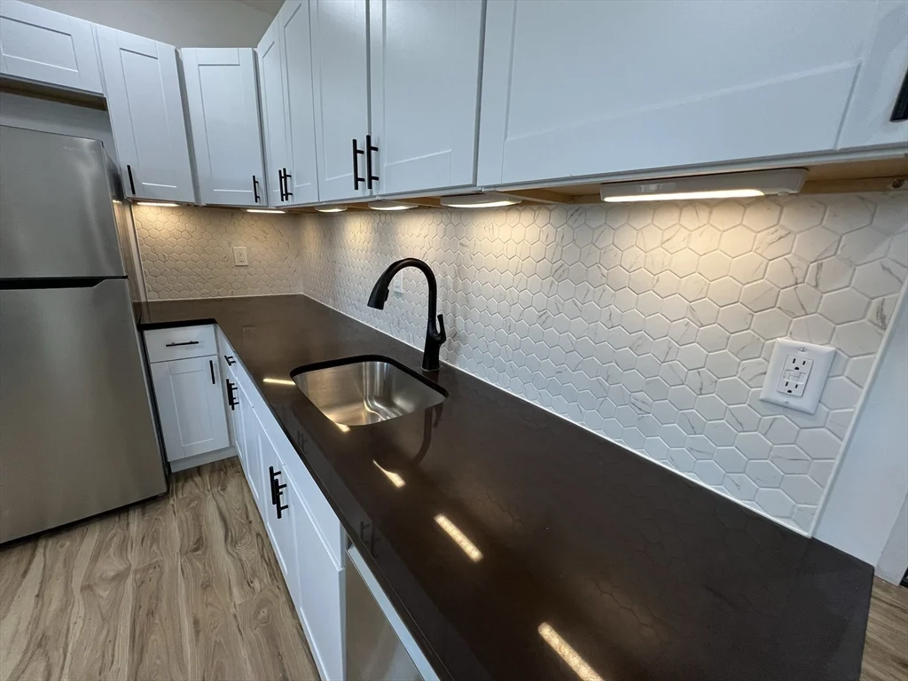 3 bed, 1 bath apartment for rent at 110 Old Harbor St Unit 2, South Boston — photo 2 of 28