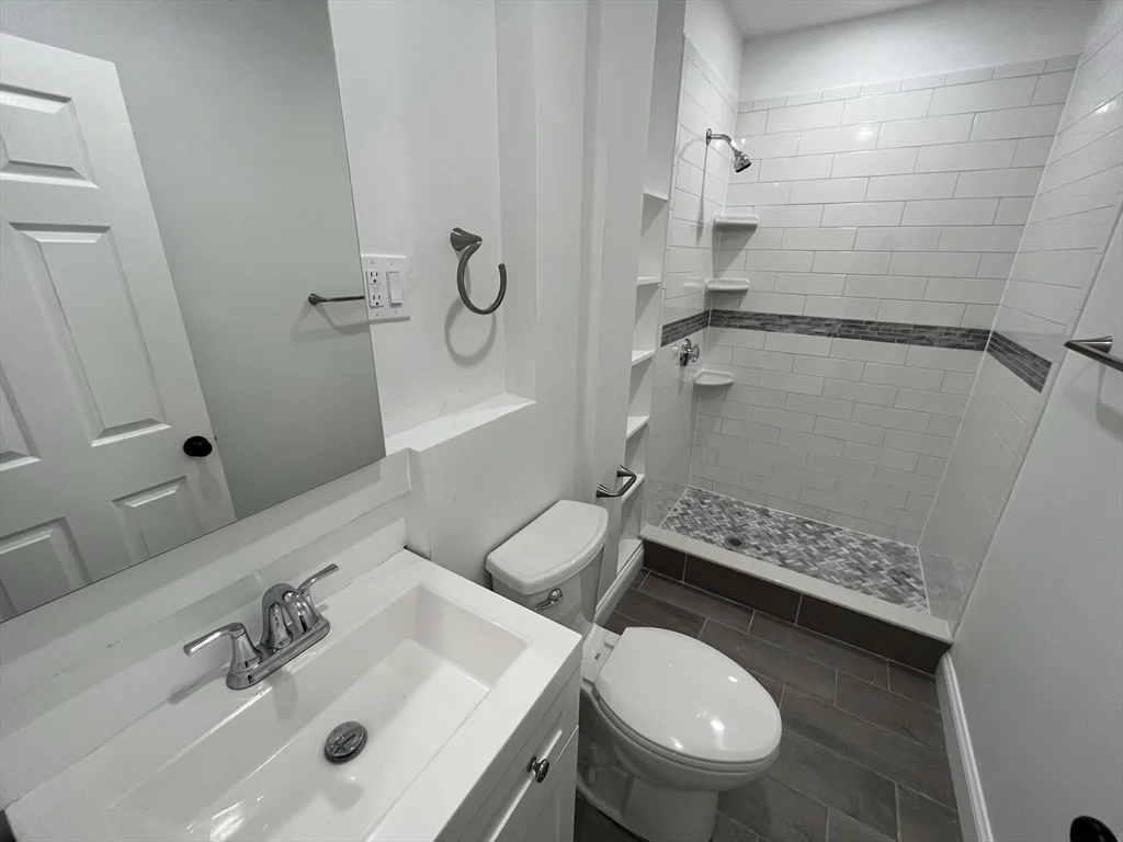 3 bed, 1 bath apartment for rent at 110 Old Harbor St Unit 2, South Boston — photo 6 of 28