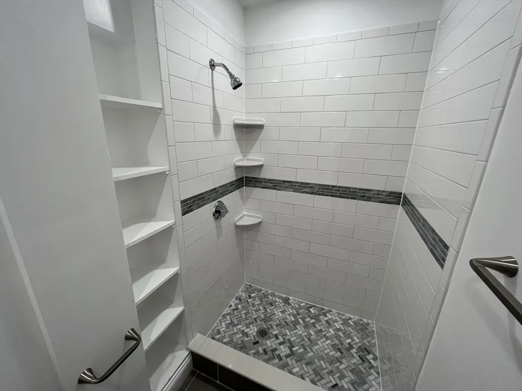 3 bed, 1 bath apartment for rent at 110 Old Harbor St Unit 3, South Boston — photo 7 of 27
